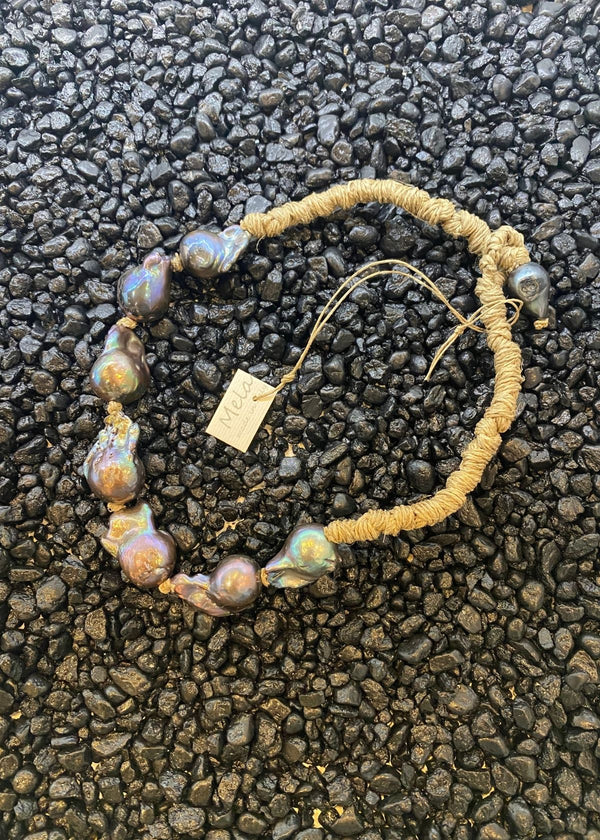 MELA Short Black Baroque Pearl Necklace
