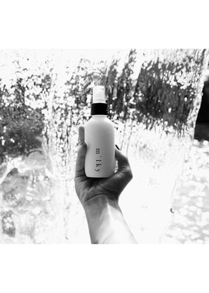 RIDDLE Santal Milky Spray Lotion